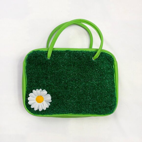 Archie McPhee Turf Purse with grass and daisy design - Picture 1 of 7